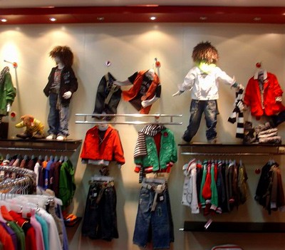 熊贝儿童装店铺展示