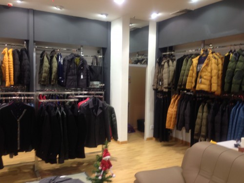 molicars男装店铺形象