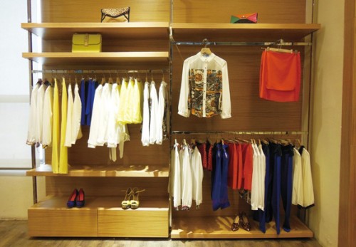 聚美天地女装店铺展示