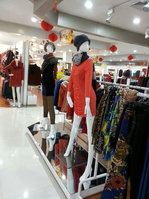 海莱思女装店铺展示