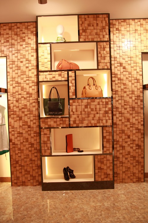 嘉彩女装店铺展示