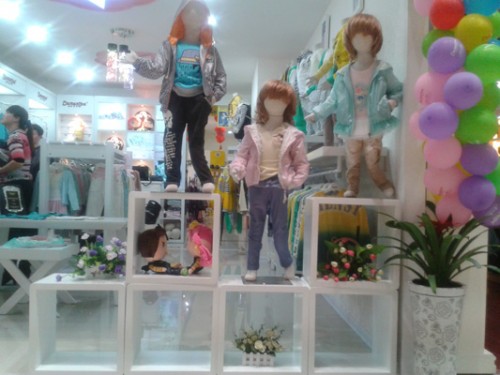 德蒙斯特童装店铺形象