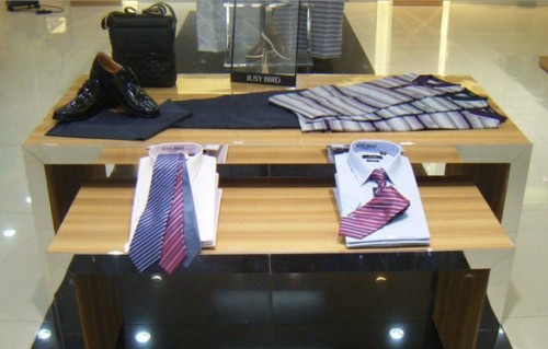 爵士堡迪男装店铺展示