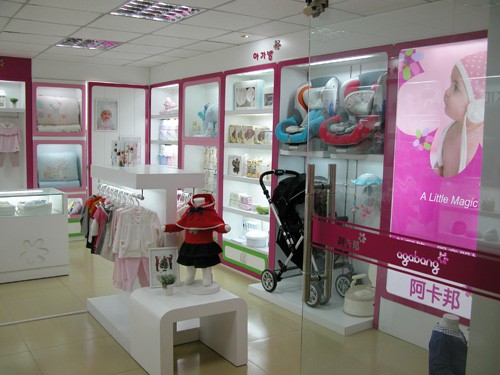 阿卡邦 童装店铺展示