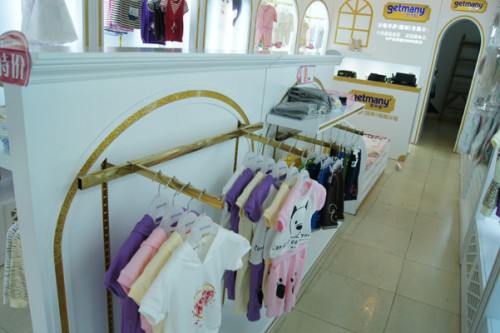 哥米妮童装店铺展示