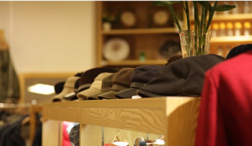 百武西BIOLIVING女装店铺展示