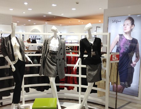 菲梵诺女装店铺形象