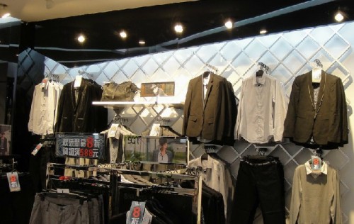 斯高瑞休闲装店铺展示