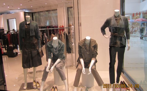 菲姿女装店铺展示