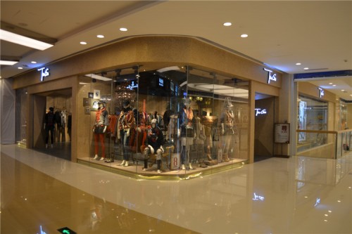 拓谷女装店铺展示