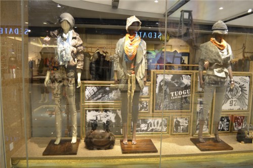 拓谷女装店铺展示