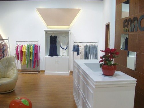 爱妮格女装店铺展示