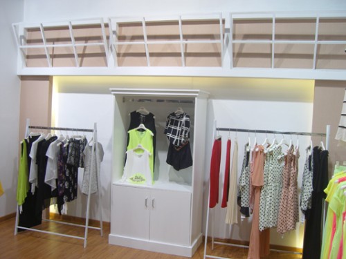 爱妮格女装店铺形象