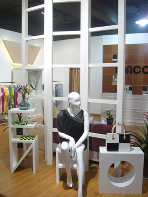 爱妮格女装店铺形象