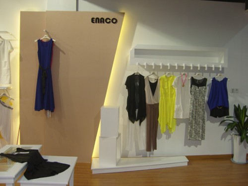 爱妮格女装店铺形象