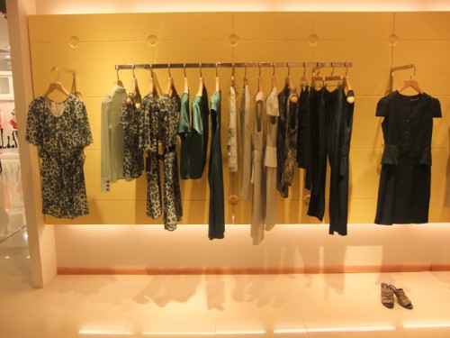 玛洛恩妮女装店铺形象