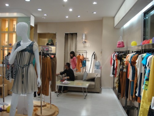 哥邦女装店铺展示