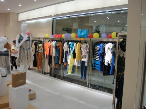 哥邦女装店铺展示