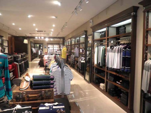 七匹狼男装店铺展示