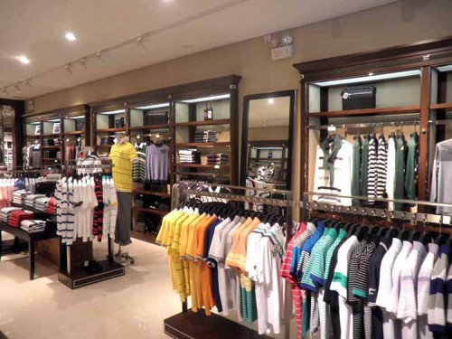 七匹狼男装店铺展示