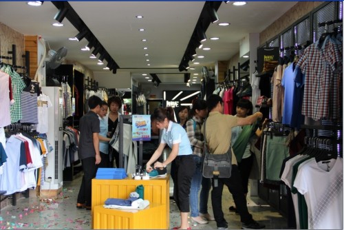 阿柏尼男装店铺形象