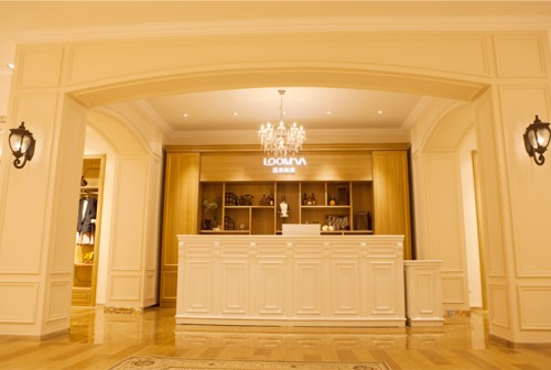 洛米唯娅女装店铺展示
