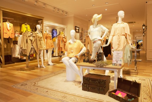 洛米唯娅女装店铺展示