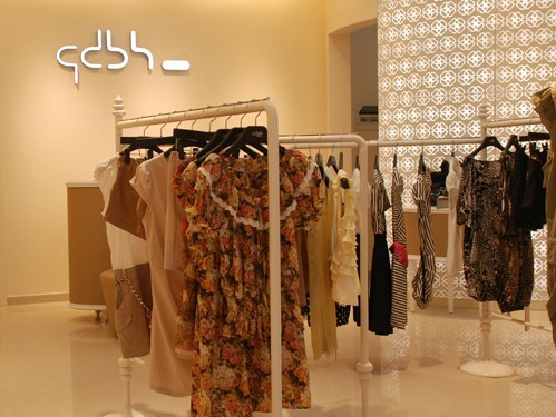 千黛百合女装店铺展示