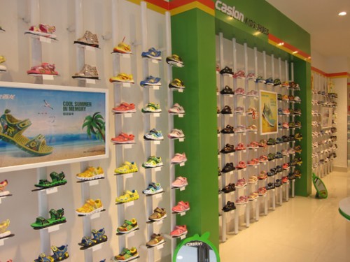 卡西龙鞋帽店铺展示
