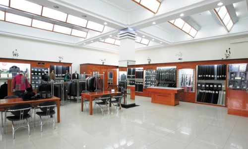 尼罗鲨男装店铺展示