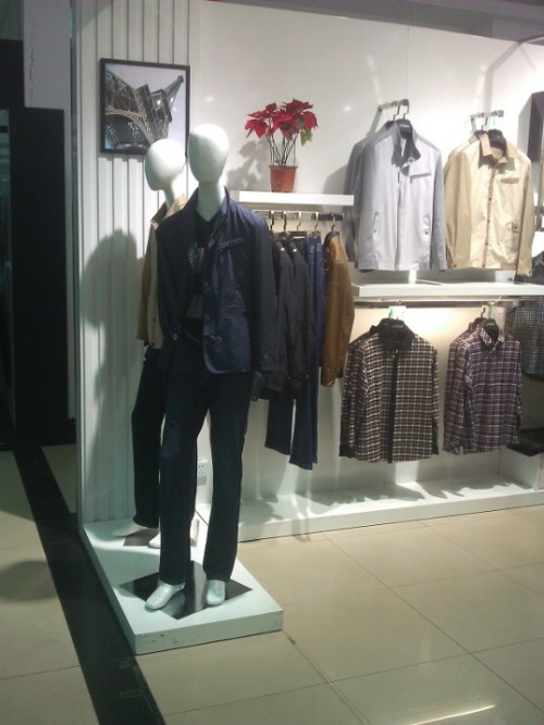 诗帝梵男装店铺展示