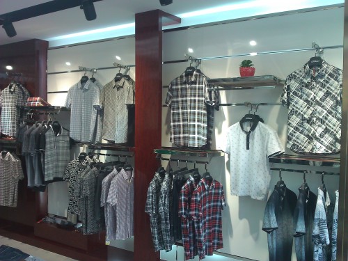 诗帝梵男装店铺展示