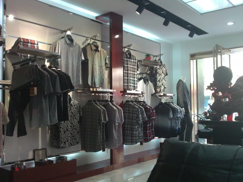 诗帝梵男装店铺展示