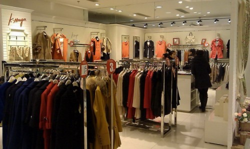 凯迪·米拉女装店铺展示