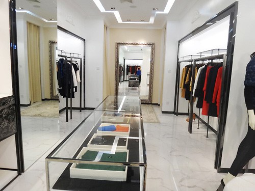 苏泽尔诺女装店铺展示