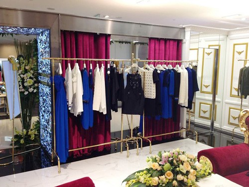 苏泽尔诺女装店铺展示