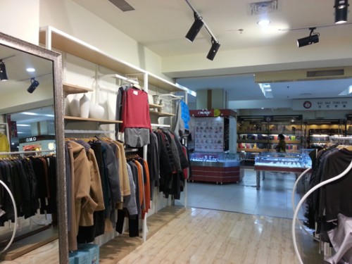 Poterie女装店铺展示