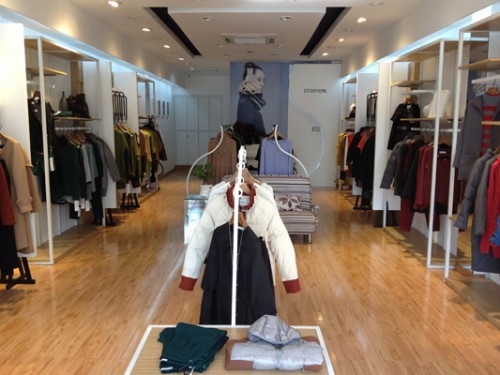 Poterie女装店铺展示