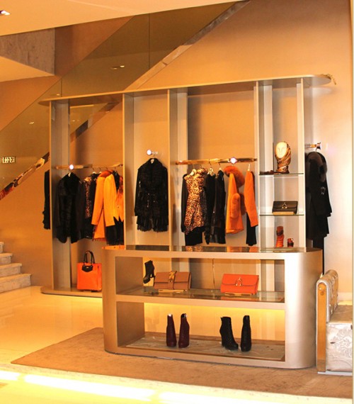 莱芙.艾迪儿女装店铺展示