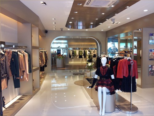 莱芙.艾迪儿女装店铺展示
