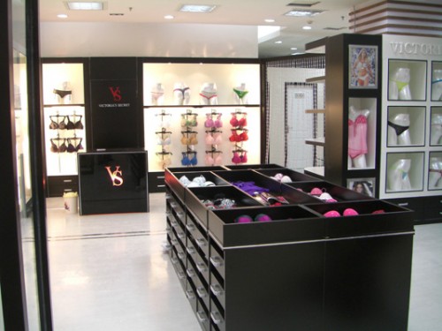 名熙女装店铺形象