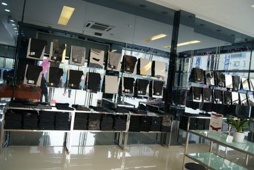 喜登威男装店铺展示