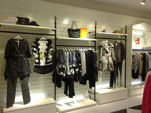 卡莎布兰卡女装店铺展示