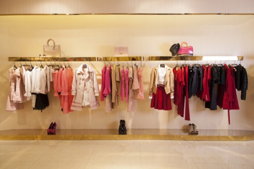 卓姿乔雅女装店铺形象