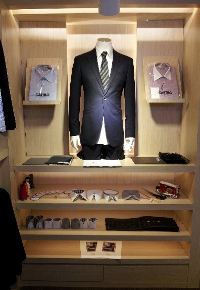 卡帝乐鳄鱼男装店铺形象