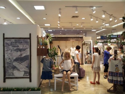 依桂瑗女装店铺形象