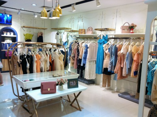 嘉蜜女装店铺展示