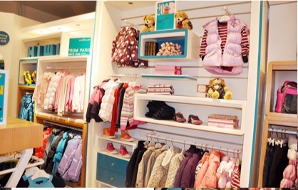 海崴童装店铺形象