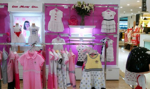 樱桃小丸子童装店铺展示
