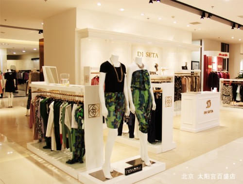 玳莎女装店铺展示